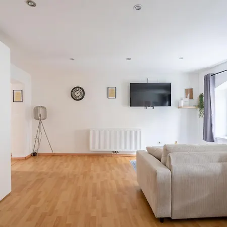 Large Maisonette I 90 M2 I For Groups & Families I 9 Guests I 3