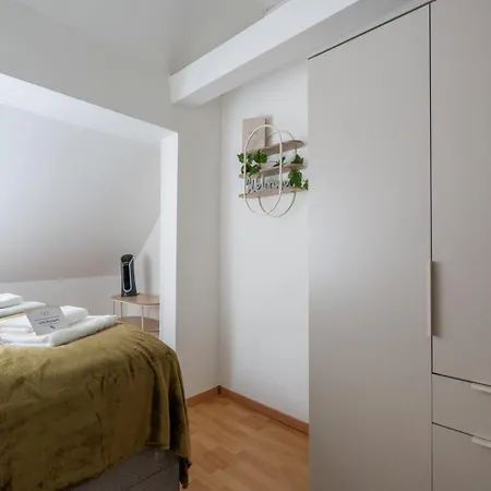 Large Maisonette I 90 M2 I For Groups & Families I 9 Guests I 3