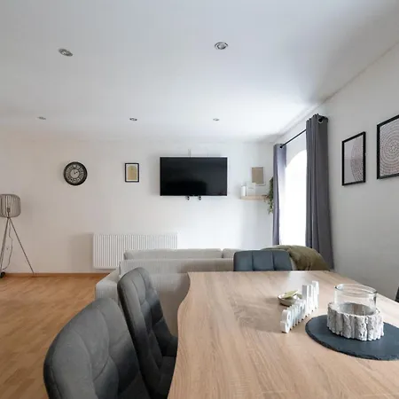 Large Maisonette I 90 M2 I For Groups & Families I 9 Guests I 3