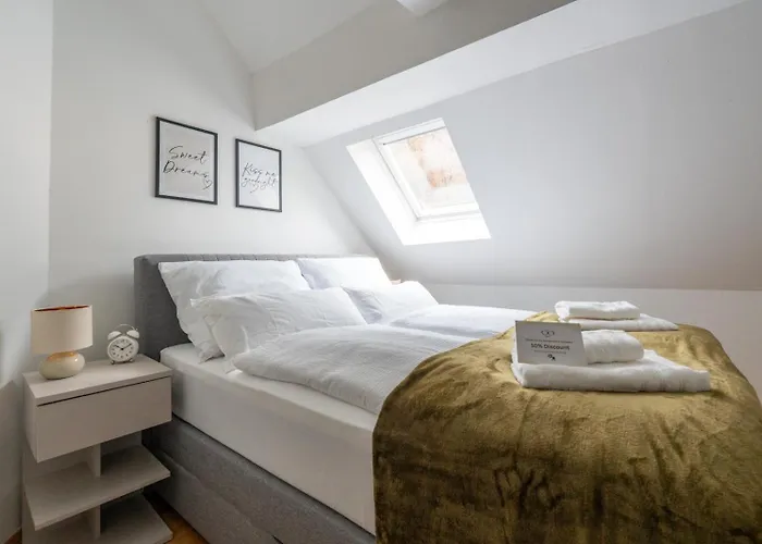 Large Maisonette I 90 M2 I For Groups & Families I 9 Guests I 3 아파트