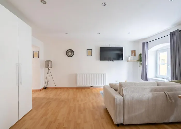 Large Maisonette I 90 M2 I For Groups & Families I 9 Guests I 3