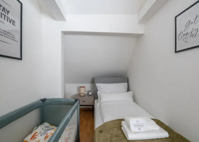 Large Maisonette I 90 M2 I For Groups & Families I 9 Guests I 3 아파트