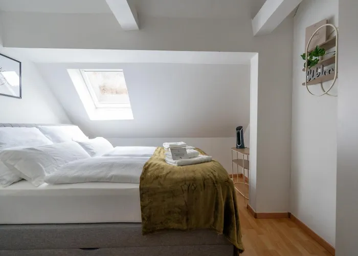 Large Maisonette I 90 M2 I For Groups & Families I 9 Guests I 3 아파트