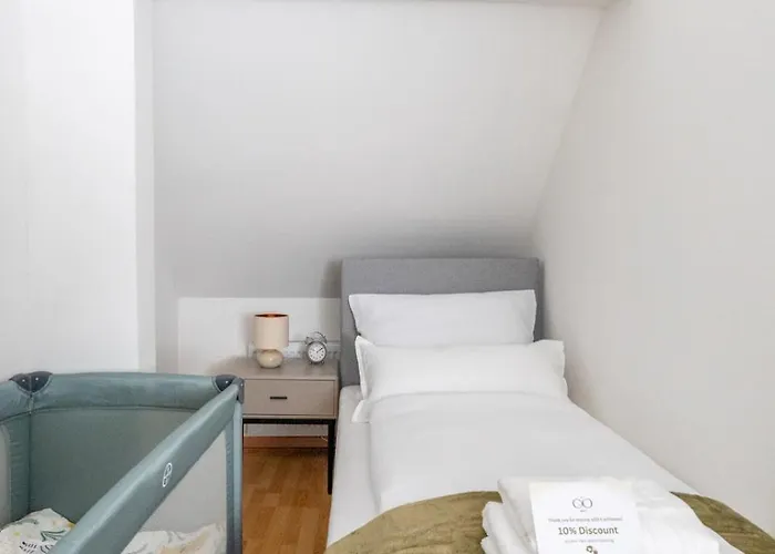 Large Maisonette I 90 M2 I For Groups & Families I 9 Guests I 3 *