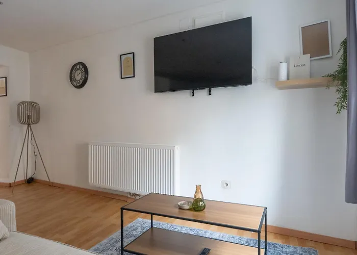 Large Maisonette I 90 M2 I For Groups & Families I 9 Guests I 3 아파트 *