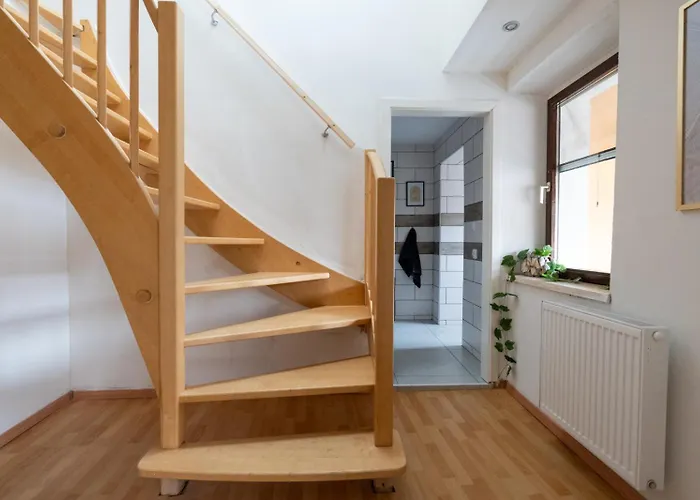 Large Maisonette I 90 M2 I For Groups & Families I 9 Guests I 3