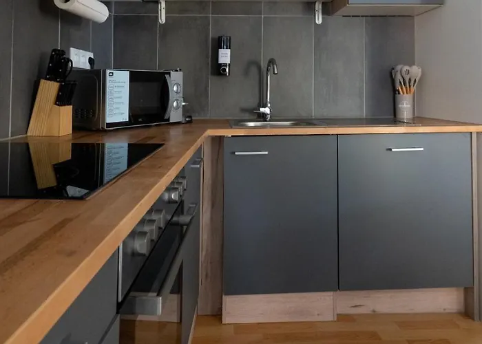 Large Maisonette I 90 M2 I For Groups & Families I 9 Guests I 3 아파트