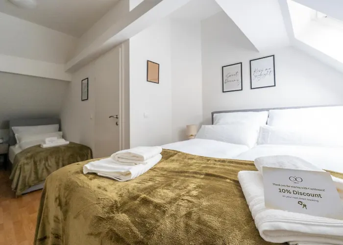 Large Maisonette I 90 M2 I For Groups & Families I 9 Guests I 3