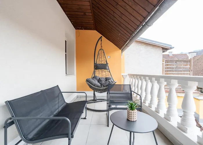 Large Maisonette I 90 M2 I For Groups & Families I 9 Guests I 3