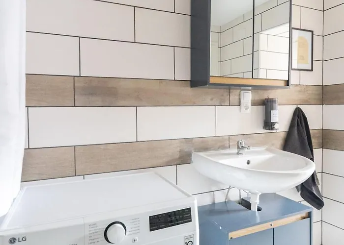 Large Maisonette I 90 M2 I For Groups & Families I 9 Guests I 3 Apartment