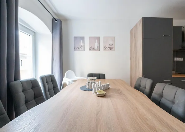 Large Maisonette I 90 M2 I For Groups & Families I 9 Guests I 3