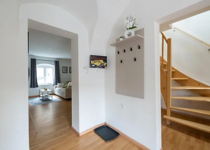 Large Maisonette I 90 M2 I For Groups & Families I 9 Guests I 3 Apartment